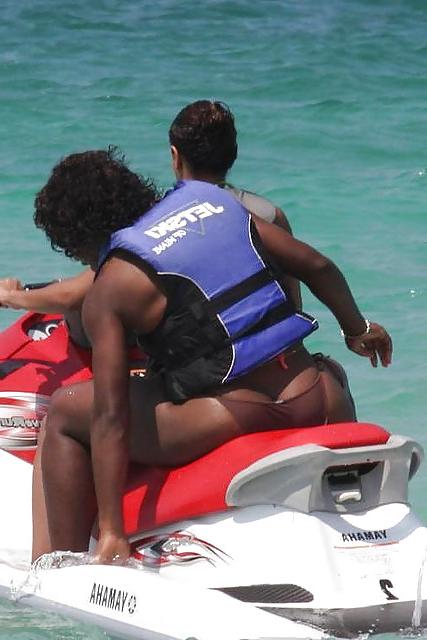 20P Sport girls ass