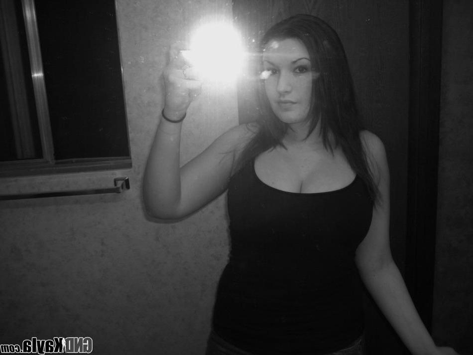 16P Pictures of teen porn girl GND Kayla showing off her big round boobs