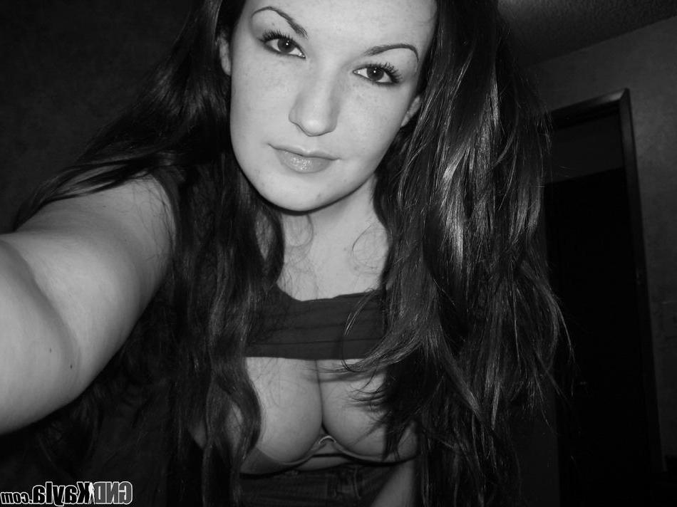 16P Pictures of teen porn girl GND Kayla showing off her big round boobs
