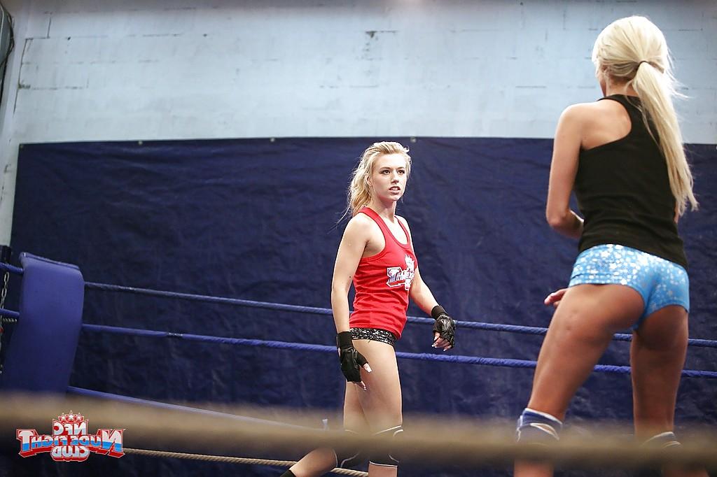 16P Michelle Moist & Laura Crystal get some pussy pleasure after catfight
