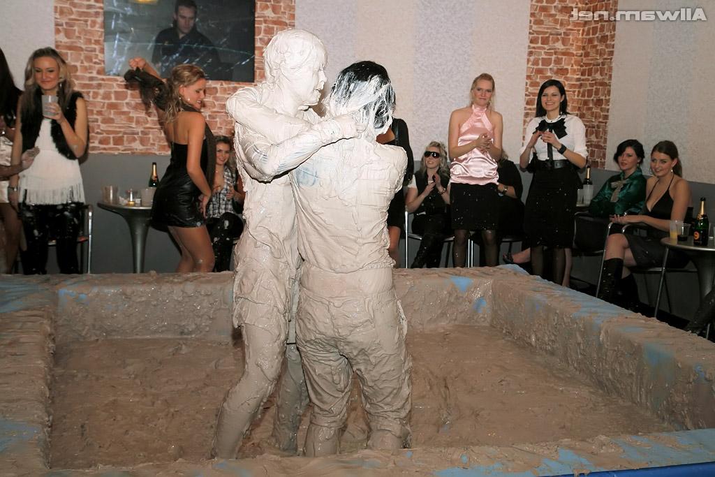 16P Kinky european fashionistas having some messy catfight fun
