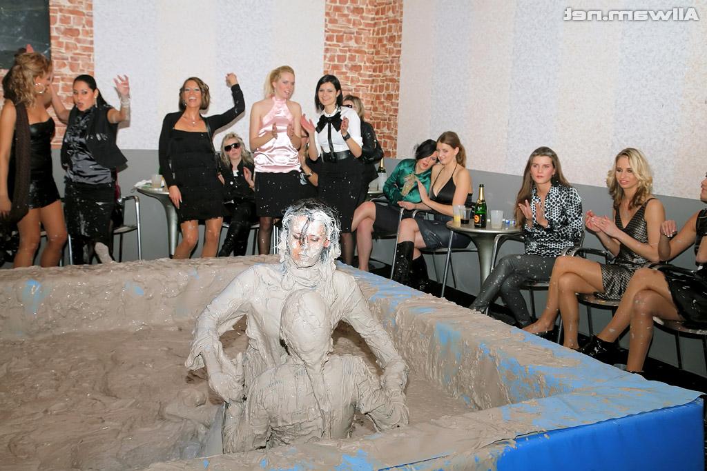 16P Kinky european fashionistas having some messy catfight fun