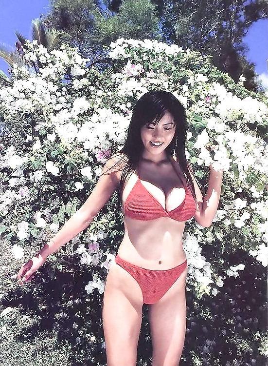 25P Japanese Bikini Babes-Harumi Nemoto (4)