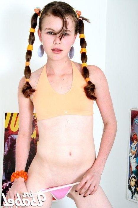20P Pictures of teen Im Isabel masturbating in bed