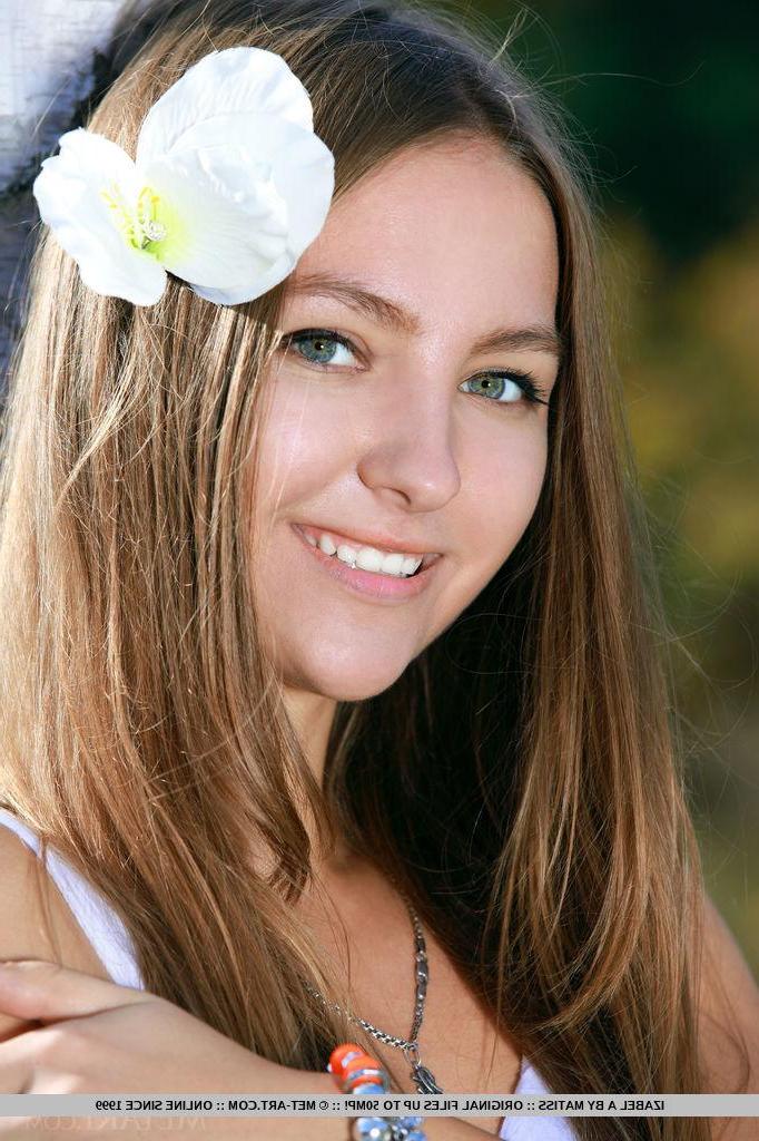 18P Gorgeous blonde teen Izabel A gets naked for you outside in "Candare"