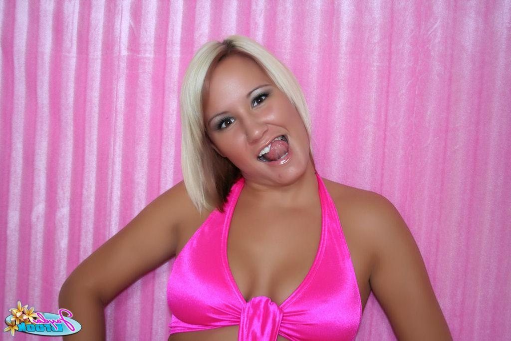 20P Pictures of Jayda Brook stripping off her clothes for you