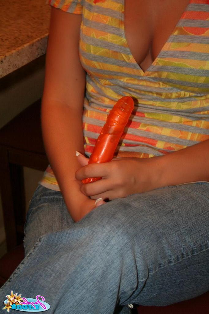 20P Pictures of Jayda Brook playing with a toy