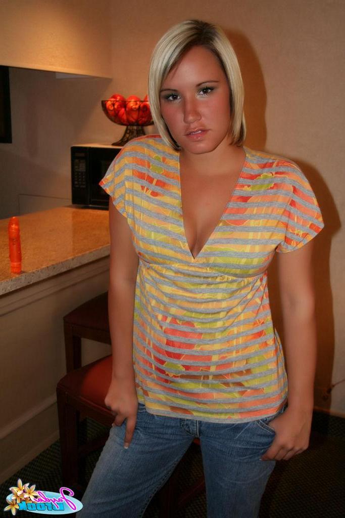 20P Pictures of Jayda Brook playing with a toy