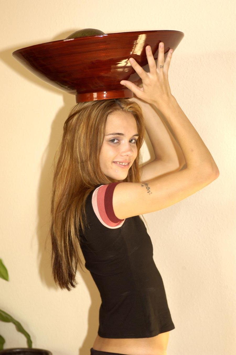 16P Pictures of Jenny Heart masturbating on the living room floor