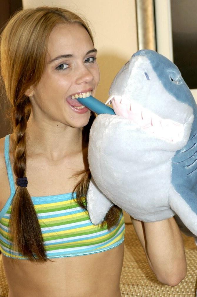 16P Pictures of Jenny Heart fucking herself with a toy