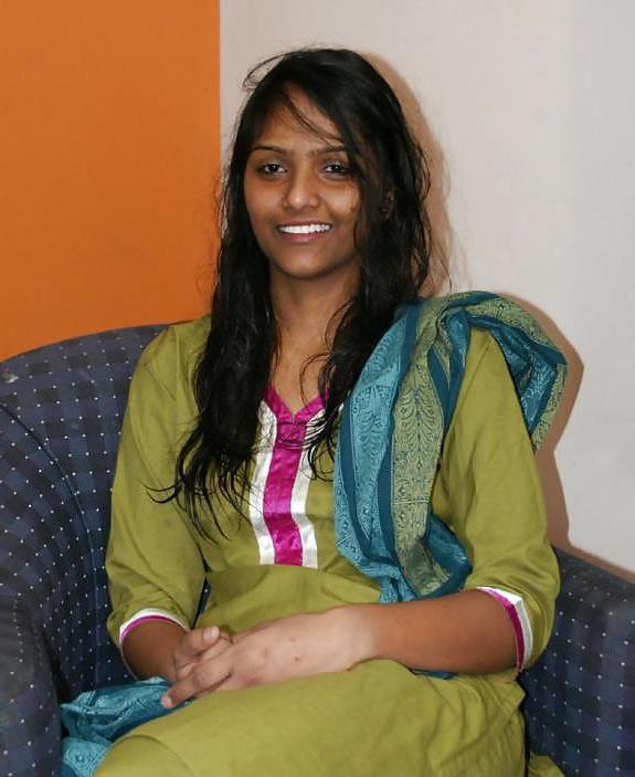 14P Indian girl nude photo collection is  hot