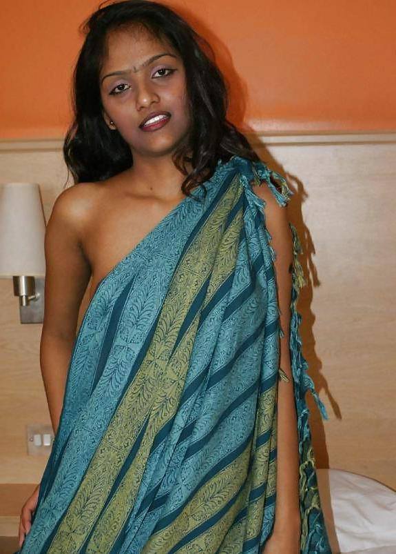 14P Indian girl nude photo collection is  hot