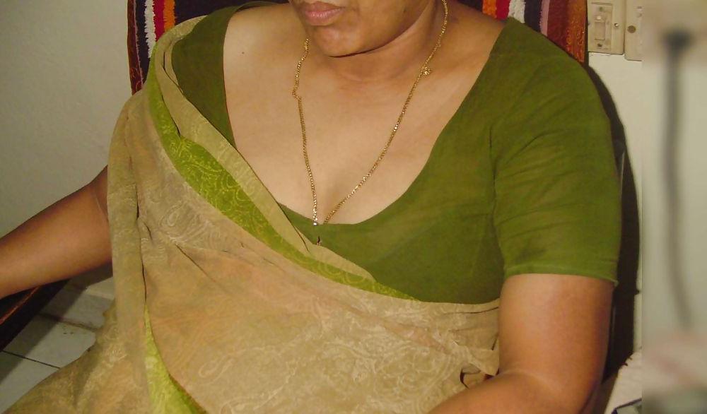 25P Hot Indian Girls