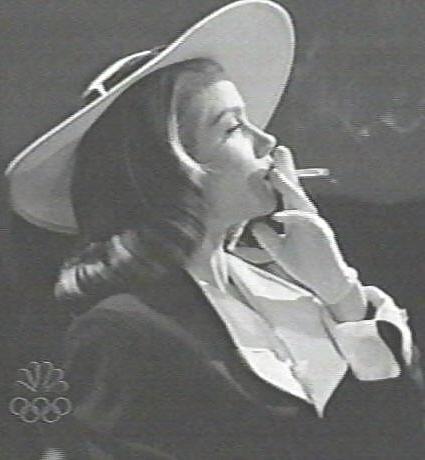 25P Beautiful Women Smoking B&W 005