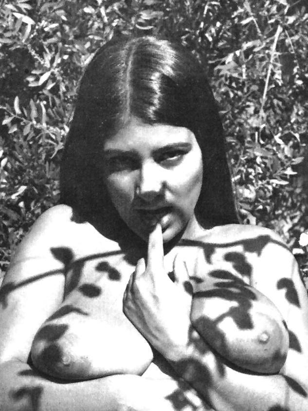 25P Lovely vintage women 12 (big boobs)
