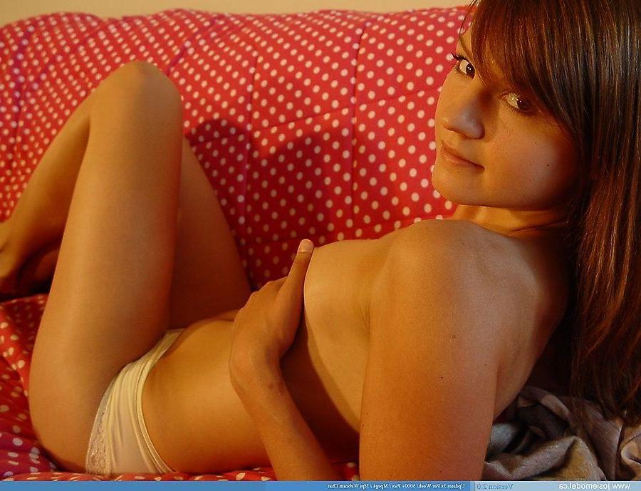20P Pictures of Josie Model showing you her boobs