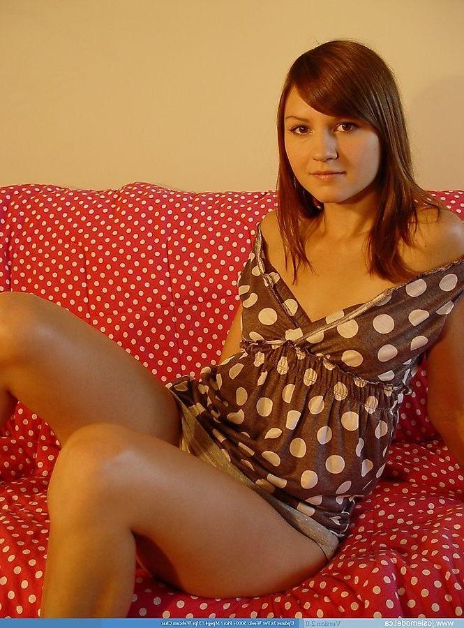 20P Pictures of Josie Model showing you her boobs