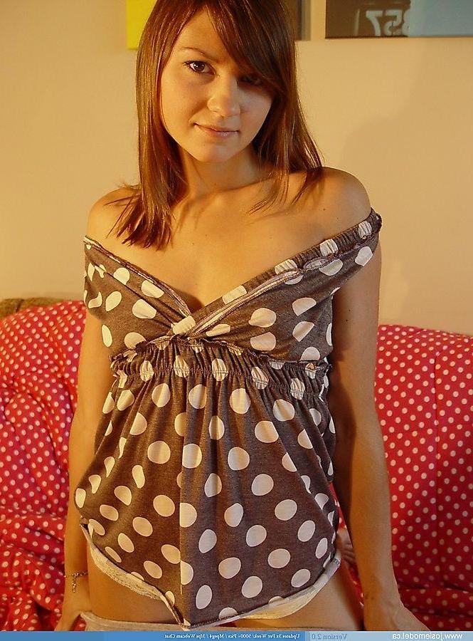 20P Pictures of Josie Model showing you her boobs