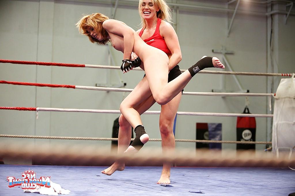 16P Catfight in the wrestling ring turns into hot lesbian action