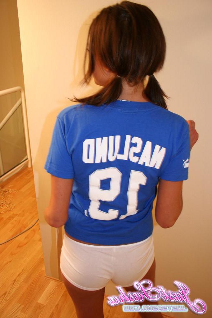 20P Pictures of teen cutie Just Sasha cheering on her hockey team
