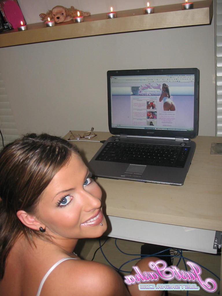 20P Pictures of teen amateur Just Sasha updating her web site