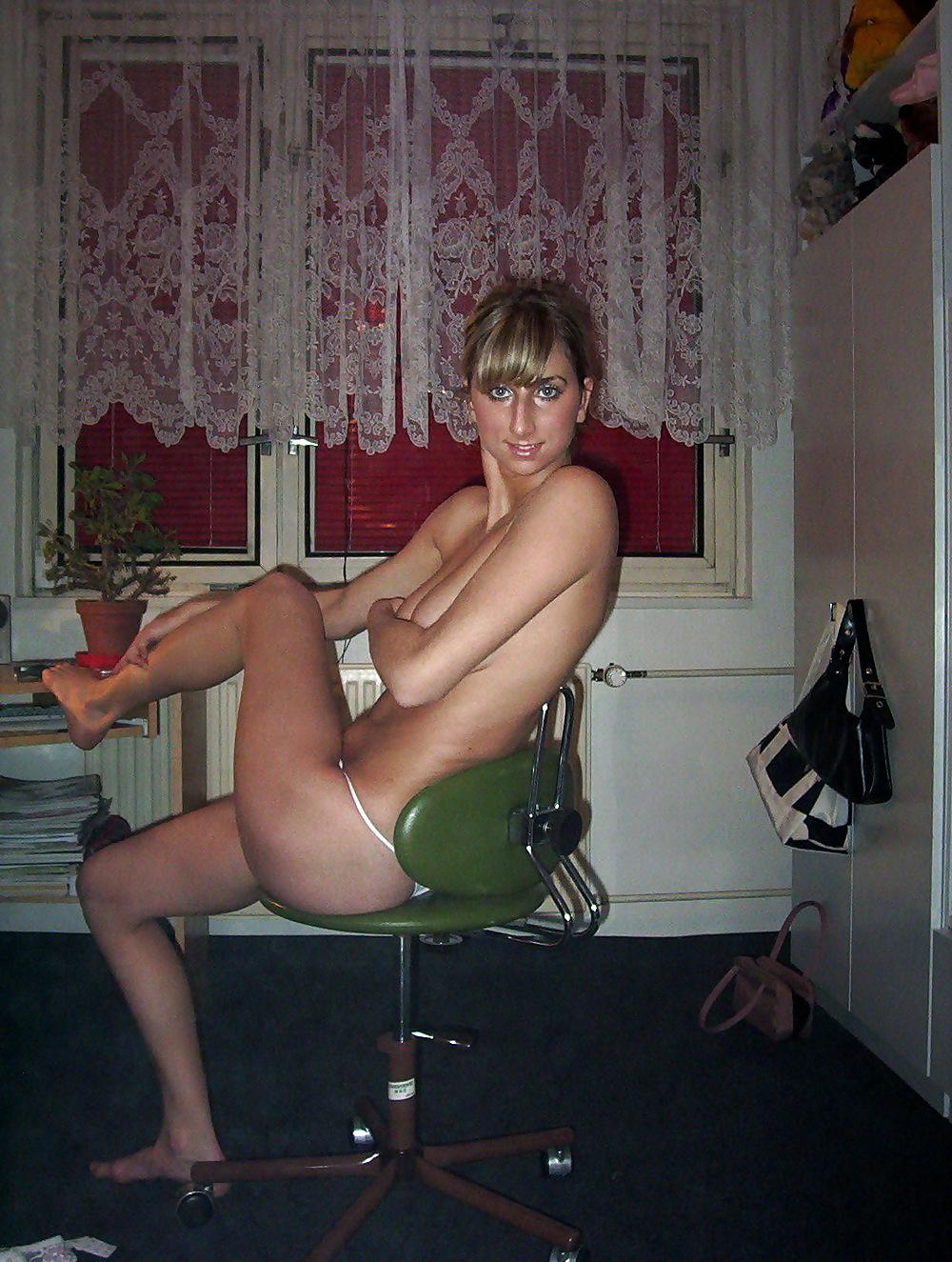 25P Two Hot Amateure Babes