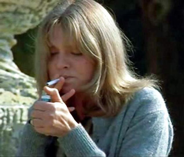 25P Some Hot Smoking Women