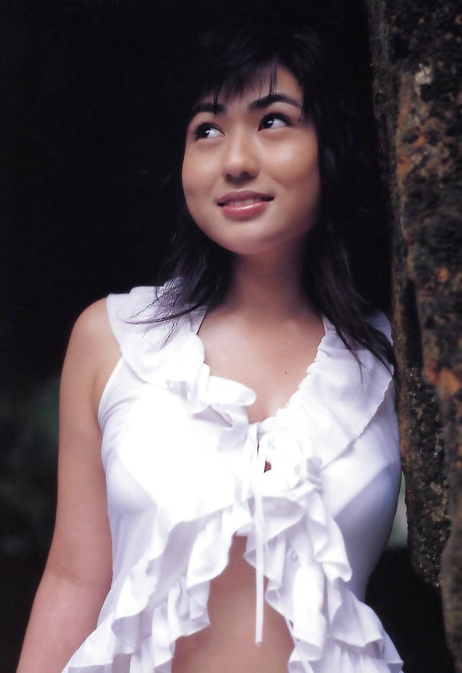 25P Japanese Bikini Babes-Nonami Takizawa (1)
