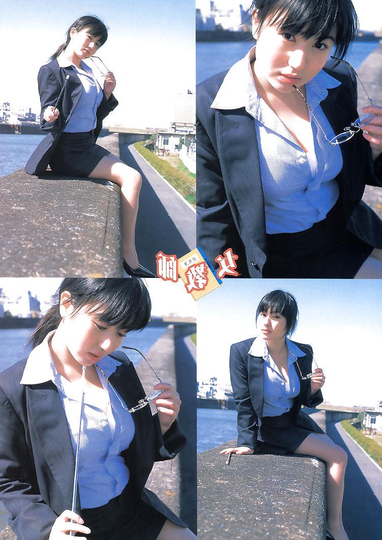 25P Japanese Bikini Babes-Nonami Takizawa (1)