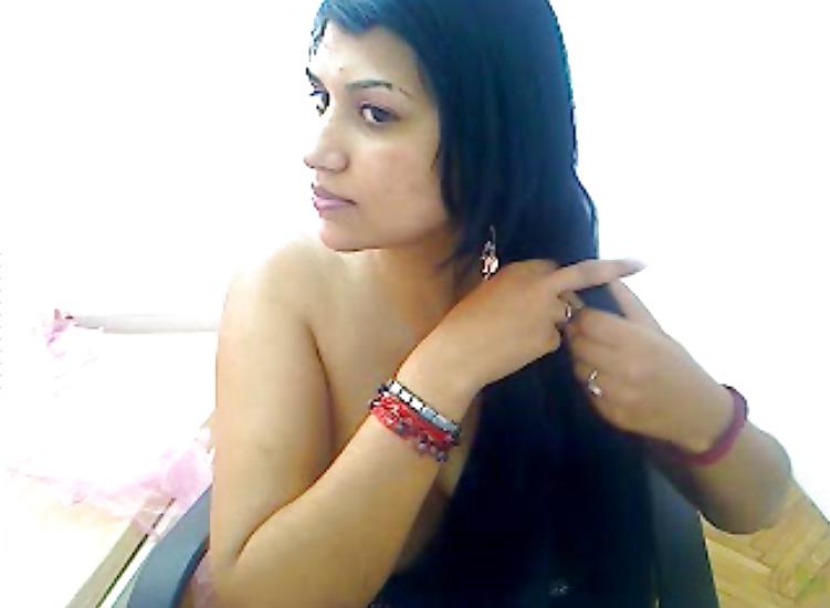 25P Indian topless cuties