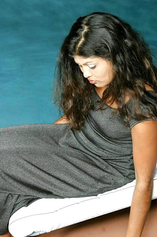14P Indian MILF pleasuring by poolside