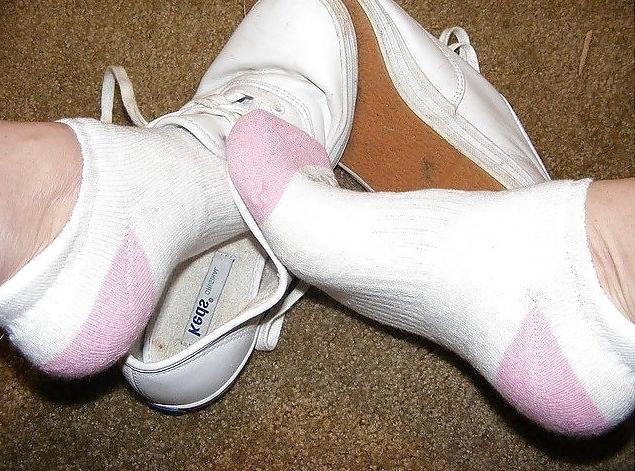 10P Chicks in ankle socks