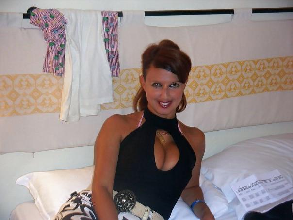 9P Bikini Milf Big Boobs