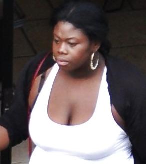 5P Harlem Girls in the Heat 378 New York-Smoking with the Baby