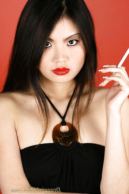 19P Lily 2- Smoking Fetish at Dragginladies