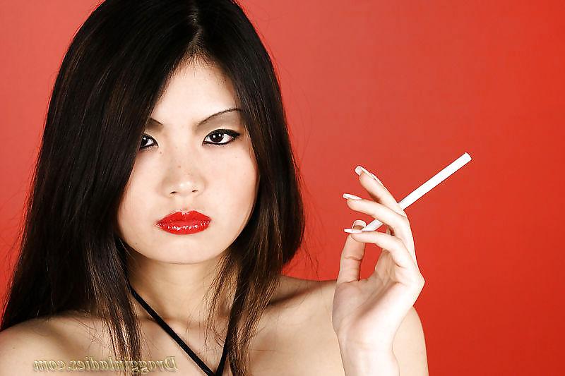 19P Lily 2- Smoking Fetish at Dragginladies