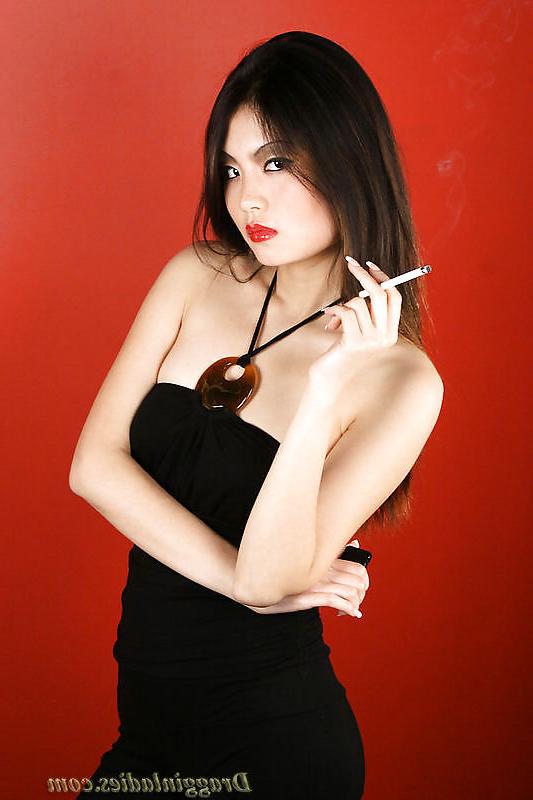 19P Lily 2- Smoking Fetish at Dragginladies