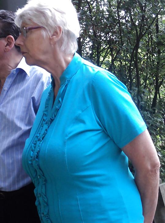 25P Candid Big Boobs