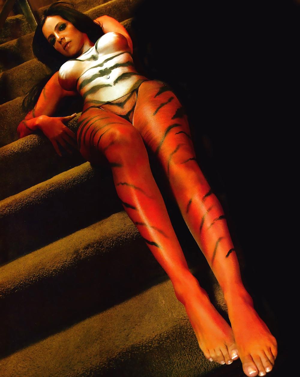 16P Vida Guerra Body Paint For Photoshoot
