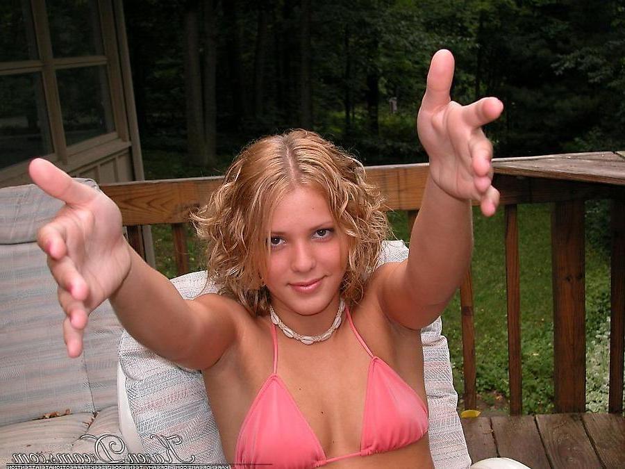 20P Pictures of Karen Dreams getting some sun in the back yard