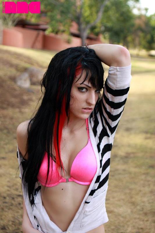 15P Alt babe Kat Von Sexie flashes her perky tits outside