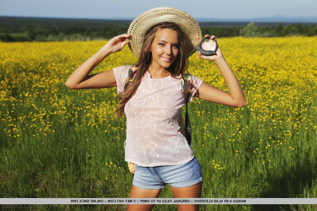 18P Mango A flaunts her smoking hot body as she poses on the flowery field