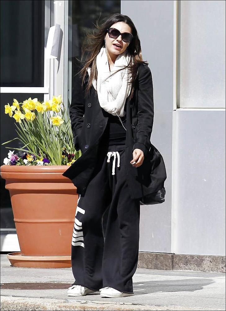 25P Mila Kunis Smoking