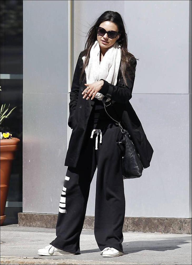 25P Mila Kunis Smoking
