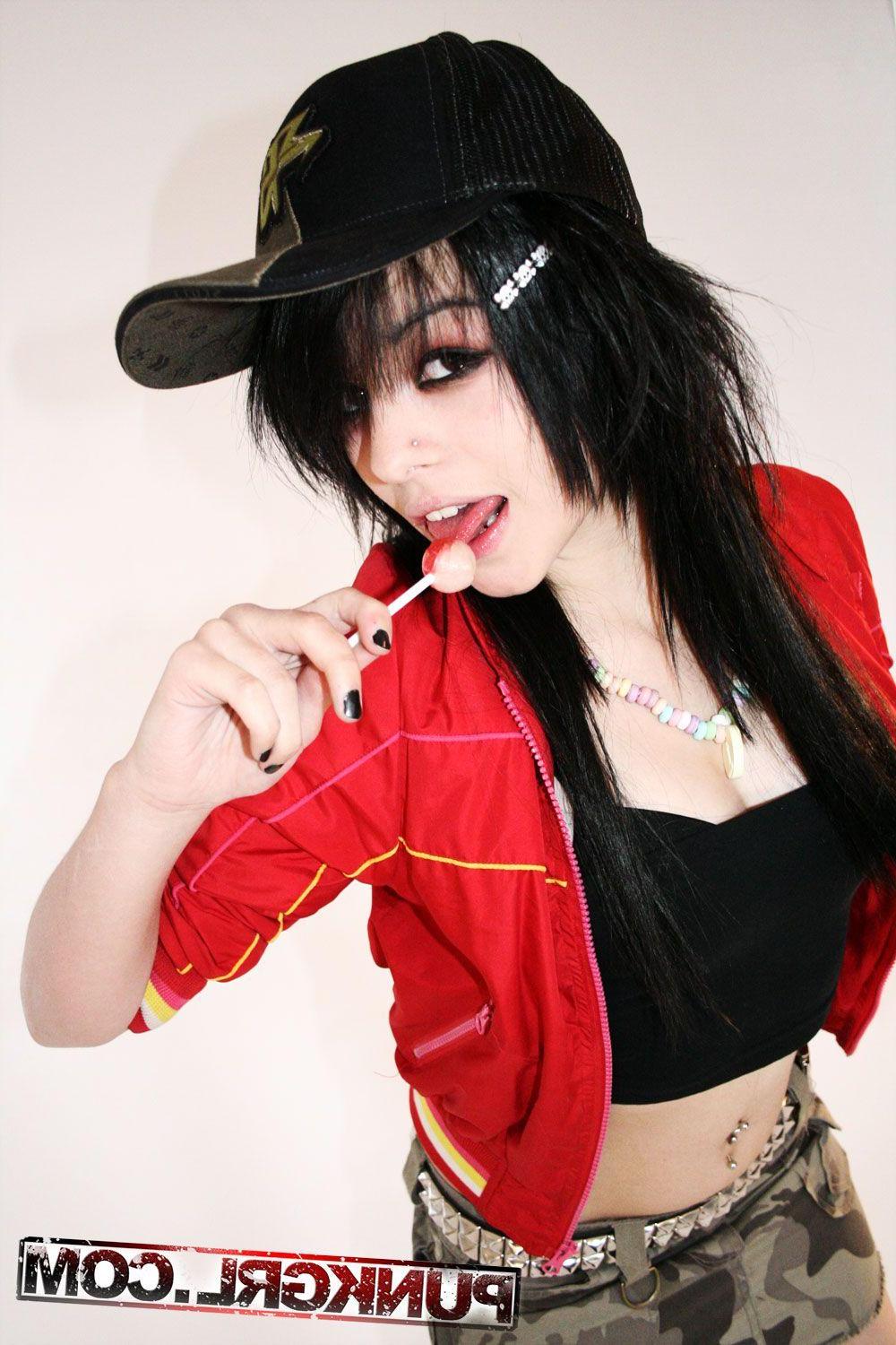20P Pictures of emo teen Ktten Corpse sucking on something hard