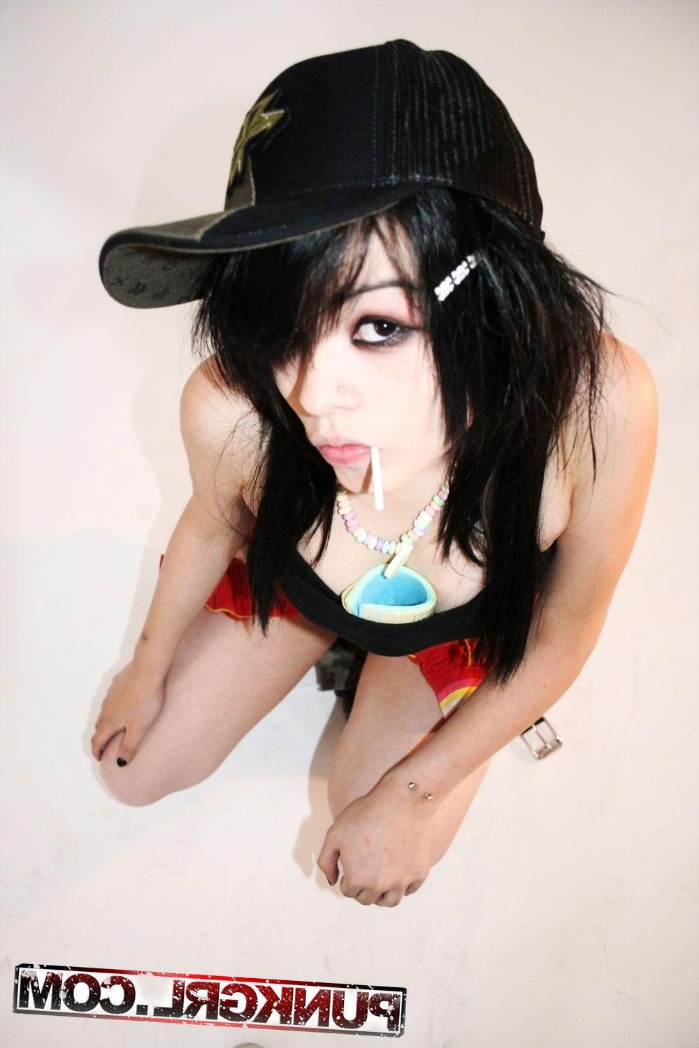 20P Pictures of emo teen Ktten Corpse sucking on something hard
