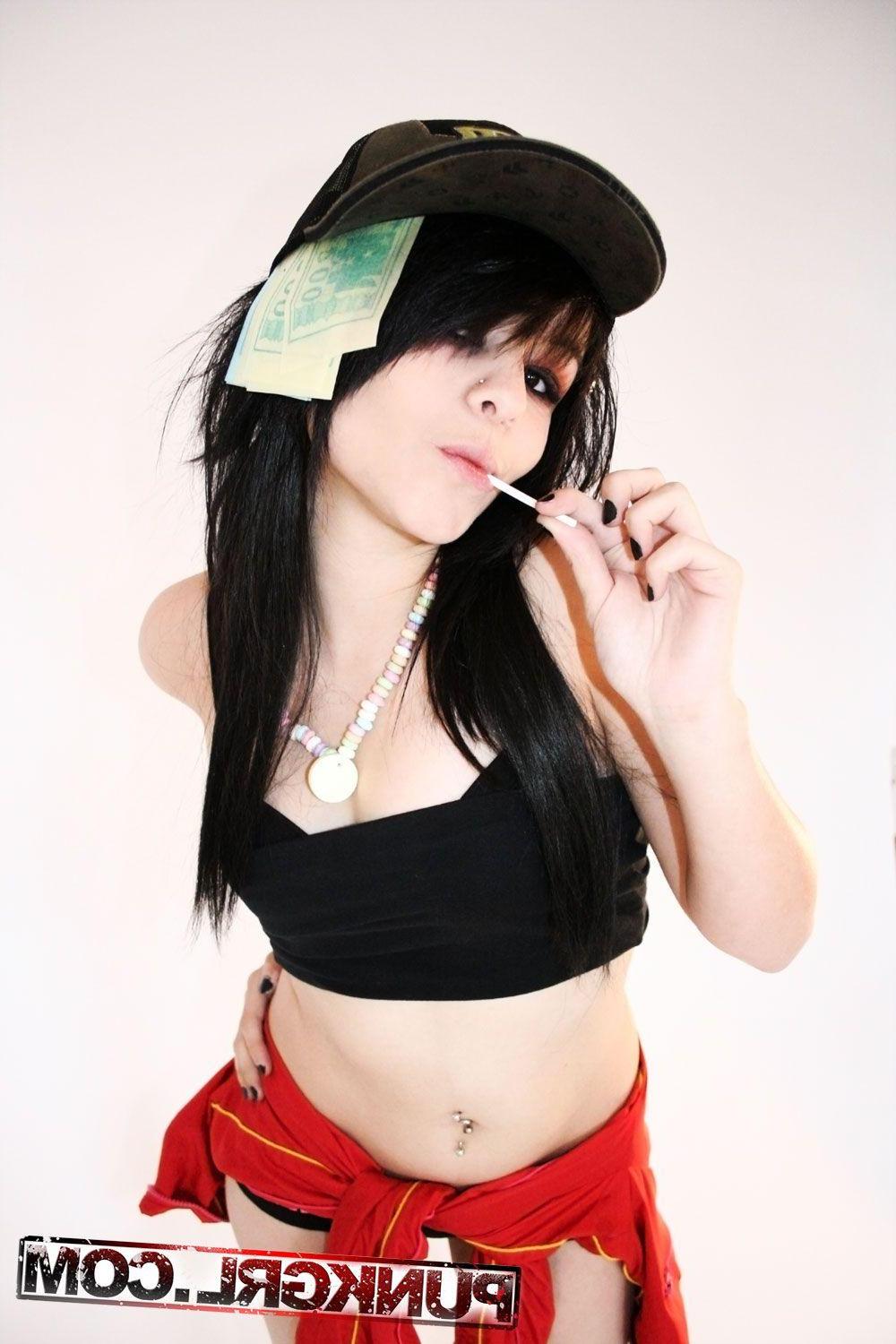 20P Pictures of emo teen Ktten Corpse sucking on something hard