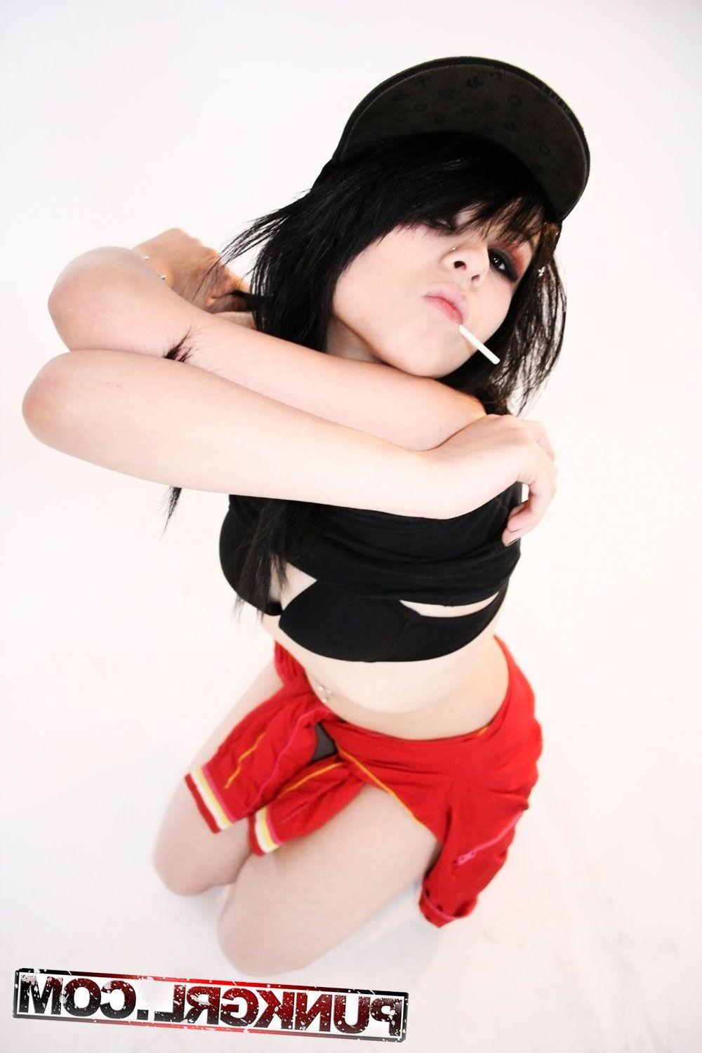 20P Pictures of emo teen Ktten Corpse sucking on something hard