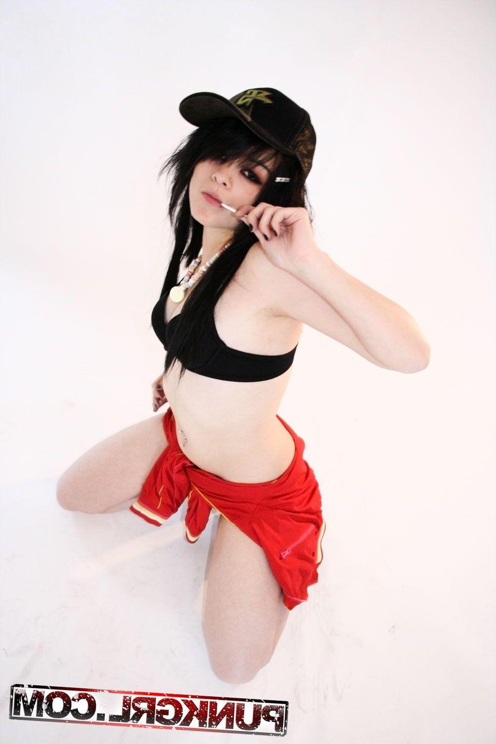 20P Pictures of emo teen Ktten Corpse sucking on something hard