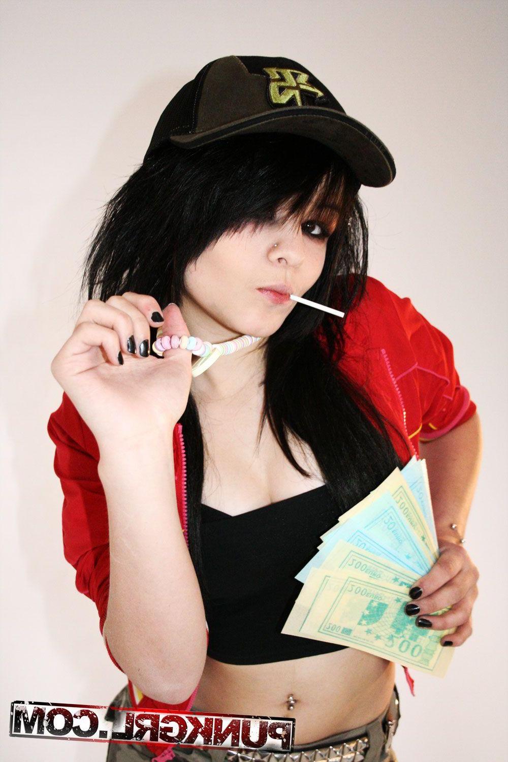 20P Pictures of emo teen Ktten Corpse sucking on something hard